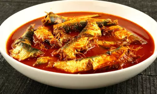 ‘നിങ്ങളിലാര്‍ക്കാ നല്ല ഭംഗിയായി മത്തിക്കറി വെക്കാന്‍ അറിയുക..’