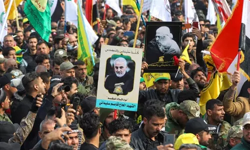 അമേരിക്കന്‍‌ ഡ്രോണ്‍ ആക്രമണത്തില്‍ കൊല്ലപ്പെട്ട ഖാസിം സുലൈമാനിയുടെ മൃതദേഹം ഖബറടക്കി