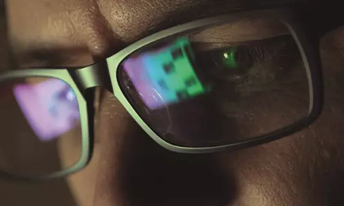 കമ്പ്യൂട്ടറിന് മുന്നില്‍ ചടഞ്ഞിരുന്നാല്‍, നിങ്ങള്‍ വലിയ രോഗിയാകും 