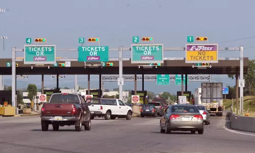 അബൂദബിയില്‍ റോഡ് ചുങ്കം ഈടാക്കുന്നു 