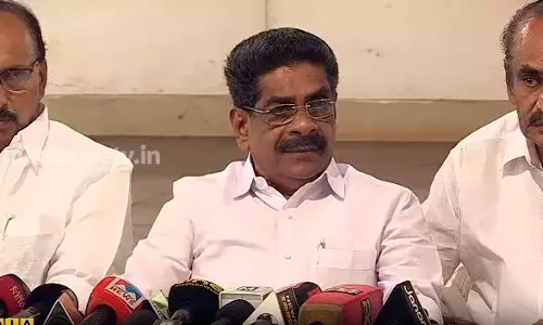 ഒറ്റക്കെട്ടായ സമരത്തെ എതിര്ക്കുന്ന ഒറ്റയാന്മാര് ഒറ്റക്കെട്ടായ സമരത്തെ എതിര്ക്കുന്ന ഒറ്റയാന്മാര്