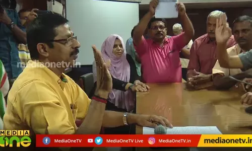 അങ്ങനെ പാലക്കാട് നഗരസഭയുടെ ഈ യോഗവും ചായ കുടിയില്‍ തുടങ്ങി തമ്മിലടിയില്‍ കലാശിച്ചു 