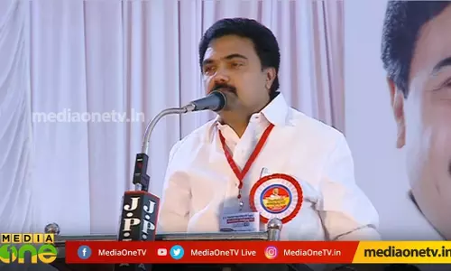 രണ്ടില തല്‍ക്കാലം ഫ്രീസറില്‍ വെക്കാനാണ് തെരഞ്ഞെടുപ്പ് കമ്മീഷന്‍ പറഞ്ഞത്... 