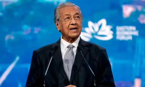 മഹാതിർ മുഹമ്മദ് രാജി വെച്ചു