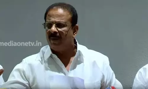 ഫാസിസത്തെ തോല്‍പിച്ച് മോചനം നേടിയിട്ട് എന്ത് ചെയ്യണമെന്ന് കോണ്‍ഗ്രസിന് ഭയമുണ്ടോ?  
