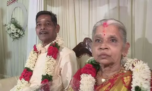 20 വര്ഷത്തിനൊടുവില് വൃദ്ധസദനത്തിലൊരു പ്രണയ സാഫല്ല്യം | News Theatre | 28-12-2019 20 വര്ഷത്തിനൊടുവില് വൃദ്ധസദനത്തിലൊരു പ്രണയ സാഫല്ല്യം | News Theatre | 28-12-2019