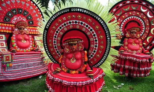 തെയ്യം പഠിക്കാന്‍ മണ്ണാര്‍ക്കാട് നിന്നും കണ്ണൂരിലേക്ക് യാത്ര  