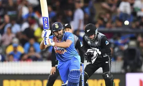 സൂപ്പര്‍ ഓവറില്‍ ഇന്ത്യ; താരമായത് രോഹിത് ശര്‍മ്മ 