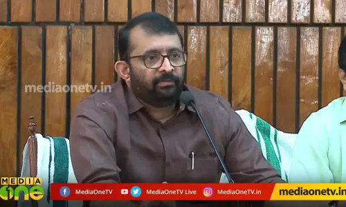 ആകെ മൊത്തം നോക്കിയാല് തോറ്റുപോയത് സ്പീക്കറാണ്, അതും സെല്ഫ് ഗോളില്... ആകെ മൊത്തം നോക്കിയാല് തോറ്റുപോയത് സ്പീക്കറാണ്, അതും സെല്ഫ് ഗോളില്...