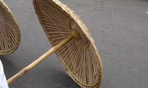 വേലക്കളിക്കാലമായി; രാമനും രാമന്റെ ഓലക്കുടകളും റെഡി