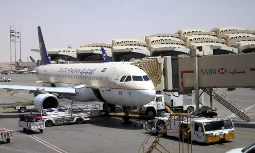 സൗദിയിലെ ആഭ്യന്തര യാത്രക്കാര്ക്ക് എയര്പോര്ട്ട് ടാക്സ് ഇന്ന് മുതല് പ്രാബല്യത്തിലായി സൗദിയിലെ ആഭ്യന്തര യാത്രക്കാര്ക്ക് എയര്പോര്ട്ട് ടാക്സ് ഇന്ന് മുതല് പ്രാബല്യത്തിലായി