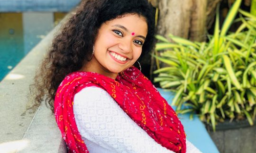 പതിനെട്ടുകാരി, നാട്ടിന്‍പുറത്തുകാരി ജെസിയുടെ വിശേഷങ്ങളുമായി അന്ന ബെന്‍ 