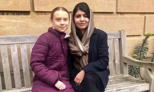 ‘നന്ദി ഗ്രേറ്റ തുന്‍ബര്‍ഗ്’: ഓക്സ്ഫെഡില്‍ കണ്ടുമുട്ടി ഗ്രേറ്റയും മലാലയും