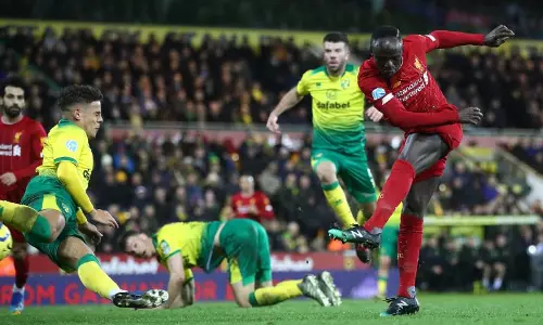 മാനെ മിന്നി, 25 പോയിന്റ് മുന്‍തൂക്കവുമായി ലിവര്‍പൂള്‍