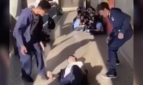 രക്ഷിതാക്കളുടെ ഉറക്കം കെടുത്തി, ഓണ്‍ലൈനിലെ പുതിയ കൊലയാളി ഗെയിം