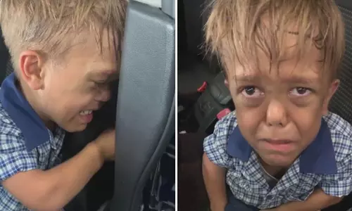 ‘കുള്ളനെന്ന് വിളിച്ച് കൂട്ടുകാരുടെ പരിഹാസം’; കണ്ണീരോടെ കരഞ്ഞ് കൊന്നുതരുമോയെന്ന് ചോദിച്ച് കുഞ്ഞുവിദ്യാര്‍ഥി-വീഡിയോ വൈറല്‍