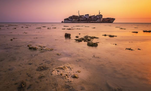 കപ്പലുകളുടെ ശ്മശാനമായ, രാത്രിയായാല്‍ പേടിപ്പെടുത്തുന്ന ജിദ്ദയിലെ ശുഐബ ബീച്ച്