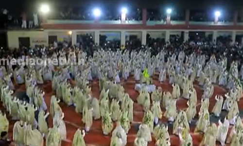 10 മിനിറ്റ്, 301 വിദ്യാര്‍ത്ഥിനികള്‍: മെഗാ ഒപ്പനയുമായി നാദാപുരം ഗവൺമെന്റ് യു.പി സ്കൂൾ