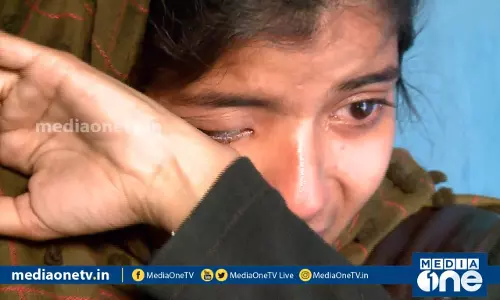 ‘പഠിക്കണോ അതോ കലാപത്തിന്റെ ദുരിതങ്ങളെ നേരിടണോ?’|News Theatre