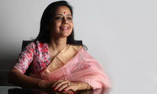 അങ്കിള്‍ജീ ഡല്‍ഹിയില്‍ പോയി വേറെ ജോലി നോക്കൂ, ബംഗാള്‍ രക്ഷപ്പെടും; ഗവര്‍ണറോട് മഹുവ മൊയ്ത്ര