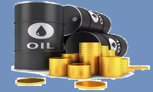 എണ്ണവില കുത്തനെ ഇടിഞ്ഞു, സ്വര്‍ണവില കൂടി