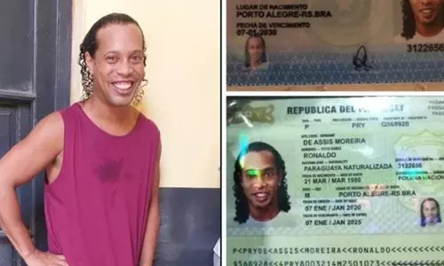 ‘കുറ്റത്തിന്റെ ഗൗരവത്തെക്കുറിച്ച് അറിയാത്തതുകൊണ്ടാണ് വിഡ്ഢിയായ റൊണാള്‍ഡീന്യോ ചിരിക്കുന്നത്’