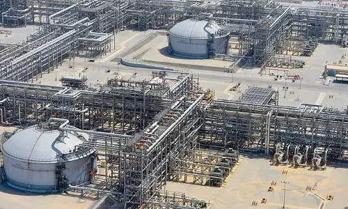 പ്രതിദിന എണ്ണയുല്പാദനം കുത്തനെ കൂട്ടി സൗദി അരാംകോ പ്രതിദിന എണ്ണയുല്പാദനം കുത്തനെ കൂട്ടി സൗദി അരാംകോ