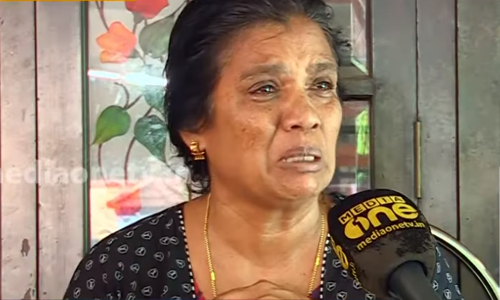 ഓമനിച്ച് വളര്‍ത്തിയ പക്ഷികളെ വിട്ടുകൊടുക്കേണ്ടി വന്ന സങ്കടത്തില്‍ കോഴിക്കോട്ടെ വീട്ടമ്മമാര്‍