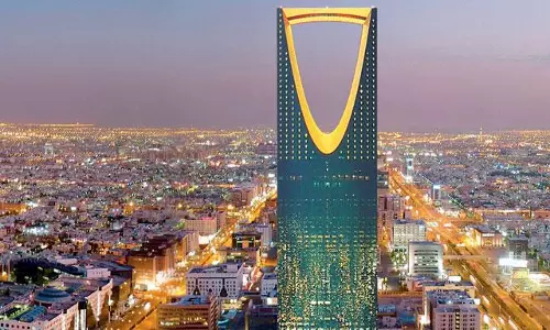 ഇന്ത്യക്കാര്ക്ക് സൌദിയിലേക്ക് മടങ്ങാന് 72 മണിക്കൂര്: ഉത്തരവ് വിമാന കമ്പനികള്ക്ക് ലഭിച്ചു, ശനിയാഴ്ചക്ക് ശേഷം മടങ്ങാന് താല്ക്കാലിക വിലക്ക് ഇന്ത്യക്കാര്ക്ക് സൌദിയിലേക്ക് മടങ്ങാന് 72 മണിക്കൂര്: ഉത്തരവ് വിമാന കമ്പനികള്ക്ക് ലഭിച്ചു, ശനിയാഴ്ചക്ക് ശേഷം മടങ്ങാന് താല്ക്കാലിക വിലക്ക്