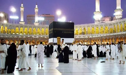 സൗദിയില് വിമാനകമ്പനികള് സര്വ്വീസ് അവസാനിപ്പിച്ചതോടെ ഉംറ തീര്ഥാടകര് ജിദ്ദയില് കുടുങ്ങി സൗദിയില് വിമാനകമ്പനികള് സര്വ്വീസ് അവസാനിപ്പിച്ചതോടെ ഉംറ തീര്ഥാടകര് ജിദ്ദയില് കുടുങ്ങി