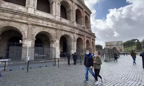 കോവിഡ് 19; മരണസംഖ്യ 4971 ആയി, ഇറ്റലിയില്‍ വൈറസ് ബാധ നിയന്ത്രണാതീതം