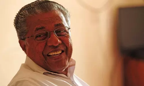 പോരാട്ടം ഇഞ്ചോടിഞ്ച്; ഫോട്ടോഫിനിഷിൽ കേരളം എൽഡിഎഫിനൊപ്പമെന്ന് രണ്ടാം സർവേ