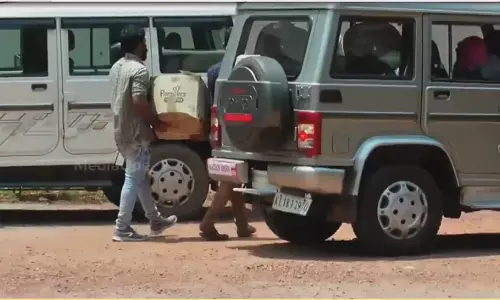 വോട്ടുകള്‍ കാര്‍ഡ് ബോര്‍ഡ് പെട്ടിയില്‍; വടകരയില്‍ യു.ഡി.എഫ് പ്രതിഷേധം