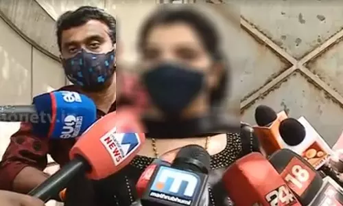 നിങ്ങൾ മനസ്സിലാക്കുന്നതിന് അപ്പുറമാണ് കാര്യങ്ങൾ, ഒരുതരത്തിലാണ് പിടിച്ചു നിൽക്കുന്നത്: സോളാര്‍ കേസിലെ പരാതിക്കാരി