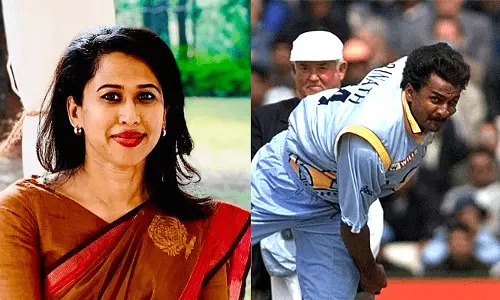 ഒരു മണിക്കൂർ സംസാരിച്ചിട്ടും ആളെ മനസ്സിലായില്ല; മാസ്‌കഴിച്ചപ്പോൾ ഞെട്ടി - വിമാനയാത്രയിലെ അനുഭവം പങ്കുവെച്ച് ഷമ മുഹമ്മദ്