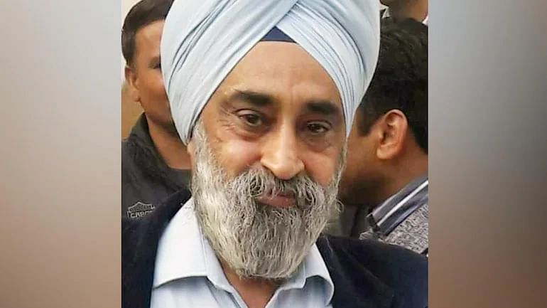 ഡല്‍ഹിയില്‍ ബി.ജെ.പി നേതാവ് പാര്‍ക്കിനുള്ളില്‍ തൂങ്ങിമരിച്ച നിലയില്‍