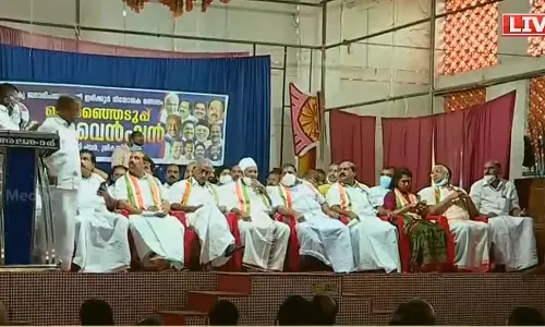 ഇരിക്കൂര് കോണ്ഗ്രസില് പ്രശ്ന പരിഹാരം; എ ഗ്രൂപ്പ് പ്രതിഷേധം അവസാനിപ്പിച്ചു ഇരിക്കൂര് കോണ്ഗ്രസില് പ്രശ്ന പരിഹാരം; എ ഗ്രൂപ്പ് പ്രതിഷേധം അവസാനിപ്പിച്ചു