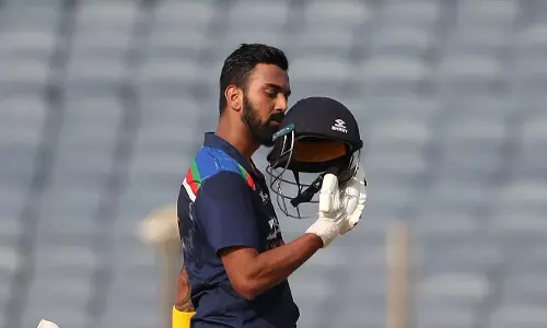 ഇംഗ്ലണ്ടിന് ടോസ്; ഇന്ത്യ ആദ്യം ബാറ്റ് ചെയ്യും ഇംഗ്ലണ്ടിന് ടോസ്; ഇന്ത്യ ആദ്യം ബാറ്റ് ചെയ്യും