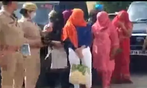 പെൺവാണിഭം പൊലീസ് ഒത്താശയോടെ; 23 പേർ അറസ്റ്റിൽ പെൺവാണിഭം പൊലീസ് ഒത്താശയോടെ; 23 പേർ അറസ്റ്റിൽ