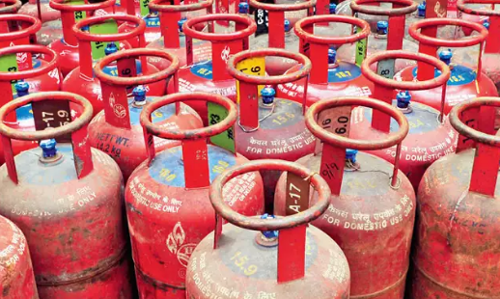 പാചകവാതക സിലിണ്ടറിന് പത്തുരൂപ കുറച്ചു