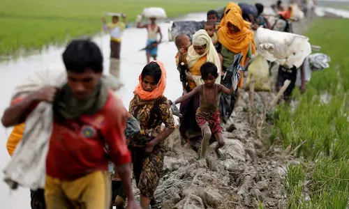 മ്യാന്മറിൽ നിന്നുള്ള അഭയാർത്ഥികൾക്ക് ഭക്ഷണവും താമസവും നൽകുന്നത് വിലക്കി മണിപ്പൂർ സർക്കാർ മ്യാന്മറിൽ നിന്നുള്ള അഭയാർത്ഥികൾക്ക് ഭക്ഷണവും താമസവും നൽകുന്നത് വിലക്കി മണിപ്പൂർ സർക്കാർ