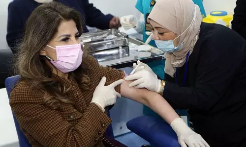 കോവിഡ് വാക്സിൻ സ്വീകരിച്ച യാത്രക്കാര്‍ക്ക് നിര്‍ബന്ധിത ക്വാറന്‍റൈന്‍ നിബന്ധനയില്‍ ഇളവു നല്‍കാനൊരുങ്ങി കുവൈത്ത്