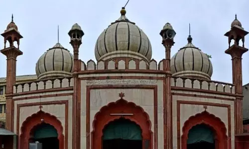 ഡൽഹി ലാൽ മസ്​ജിദ്​ പൊളിച്ചുനീക്കാൻ കേന്ദ്രസേനയുടെ നീക്കം