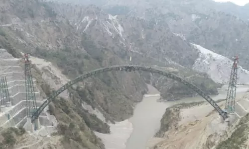 ലോകത്തിലെ ഏറ്റവും ഉയരം കൂടിയ റെയിൽവേ പാലം കശ്മീരില്‍