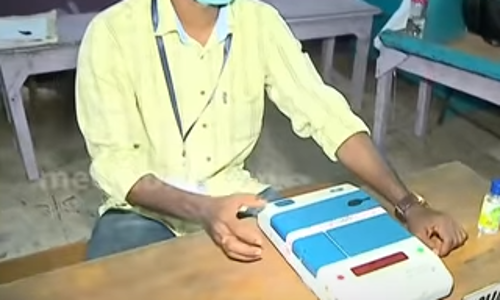 ആറന്‍മുളയില്‍ വോട്ടര്‍ കുഴഞ്ഞുവീണു മരിച്ചു