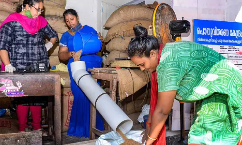 തെരഞ്ഞെടുപ്പിന് ശേഷം സംസ്ഥാനത്ത് റേഷൻ വിതരണം അവതാളത്തിലെന്ന് പരാതി