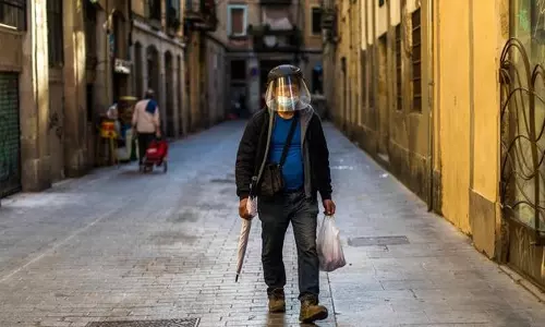 കോവിഡ് വ്യാപനം രൂക്ഷം; അടച്ചുപൂട്ടലിന്‍റെ വക്കില്‍ വിവിധ രാജ്യങ്ങള്‍  