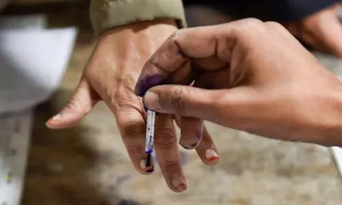 പോളിങ് ബൂത്തിൽ പോകുമ്പോൾ ഇക്കാര്യങ്ങൾ ശ്രദ്ധിക്കാം പോളിങ് ബൂത്തിൽ പോകുമ്പോൾ ഇക്കാര്യങ്ങൾ ശ്രദ്ധിക്കാം