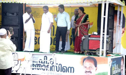 പി.ടി തോമസിന് വേണ്ടി വോട്ടഭ്യര്‍ഥിച്ച് മഹാരാജാസിലെ കൂട്ടുകാര്‍