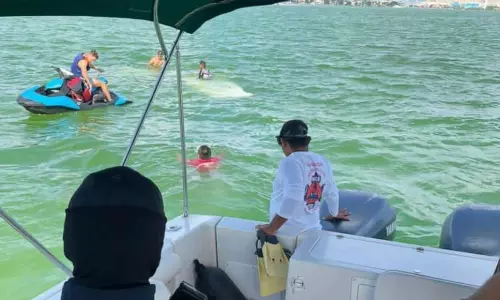 പെണ്‍കുഞ്ഞ് ജനിച്ചതിന്‍റെ സന്തോഷമറിയിക്കാന്‍ തടാകത്തില്‍ അഭ്യാസം; ചെറുവിമാനം തകര്‍ന്ന് രണ്ട് മരണം